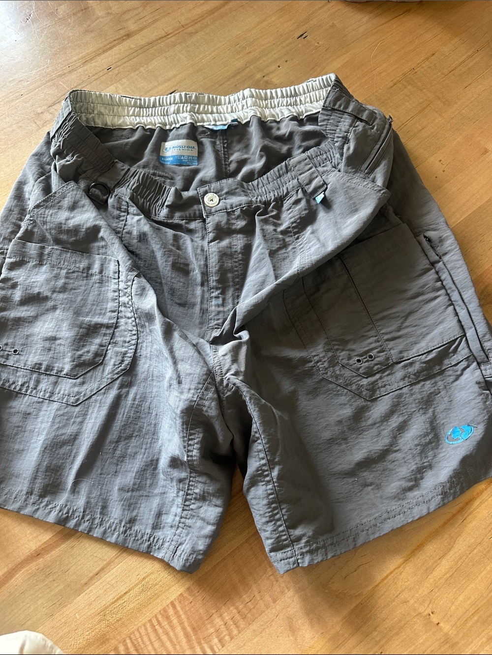 Mossy Oak Gray Men's Cargo Shorts with Blue Logo Accent